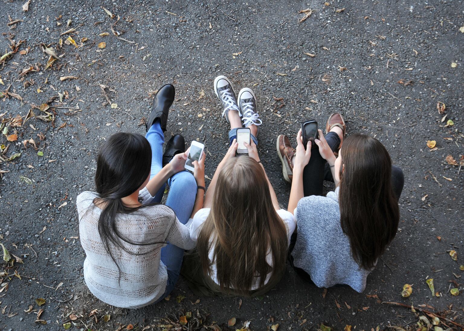 Teenager and parent join planned legal action calling for school phone ban