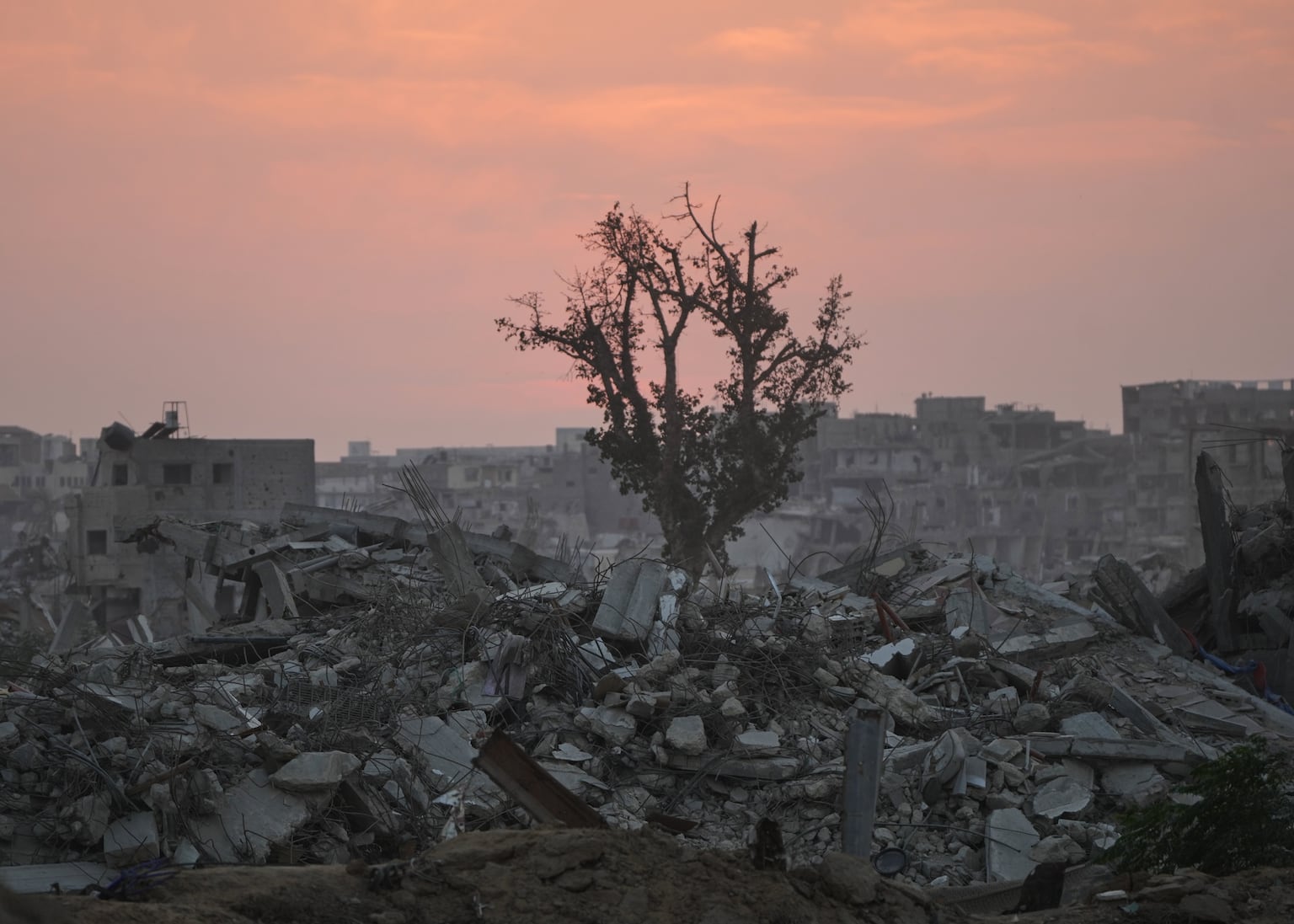 Gaza death toll tops 69,000 as Israel and militants again exchange remains