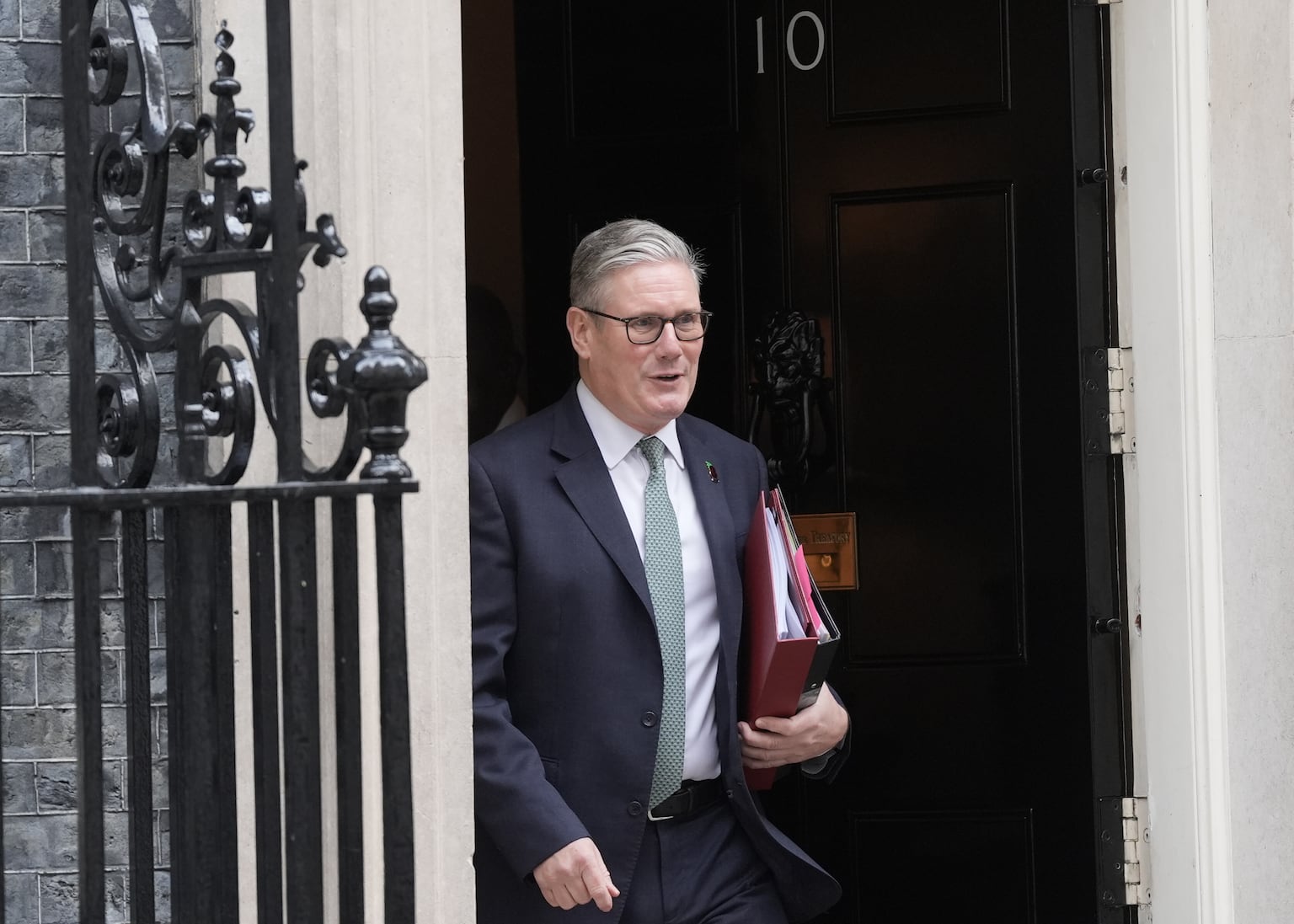 Starmer condemns ‘unacceptable’ attack on Streeting amid leadership row