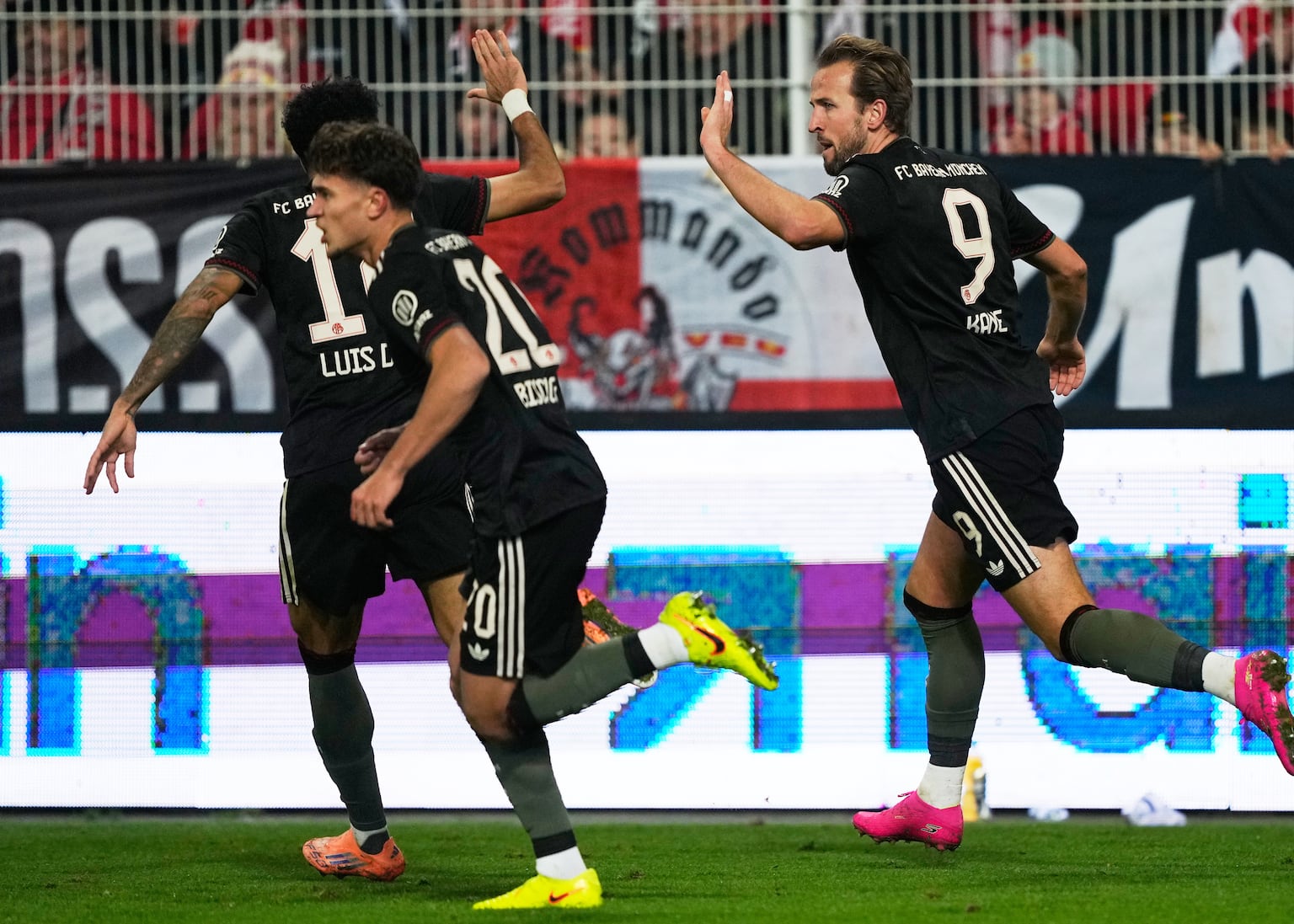 Harry Kane rescues Bayern Munich as winning run comes to an end