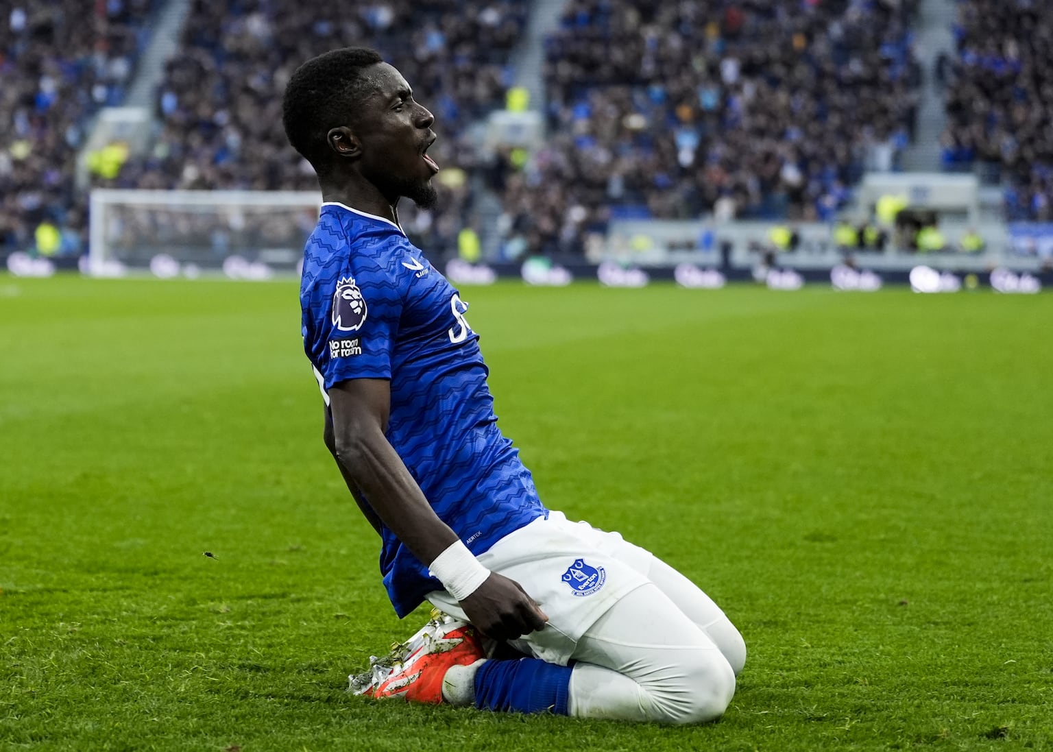 Idrissa Gueye and Michael Keane help Everton beat Fulham