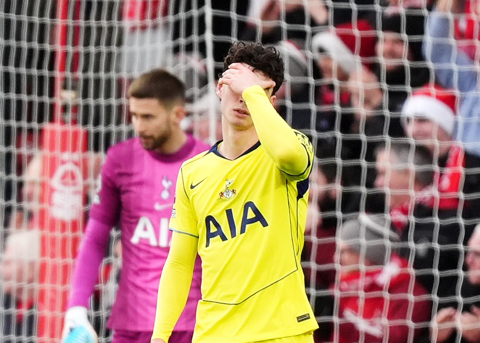 Nottingham Forest cash in on Guglielmo Vicario blunders to beat Tottenham