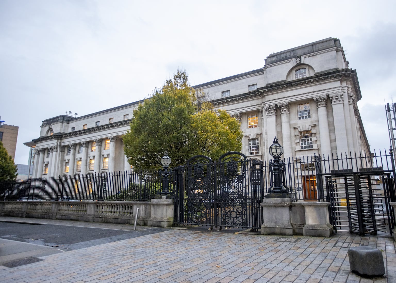 Widow of Catholic man murdered by loyalist paramilitaries to get “five figure sum” over police keeping his body parts