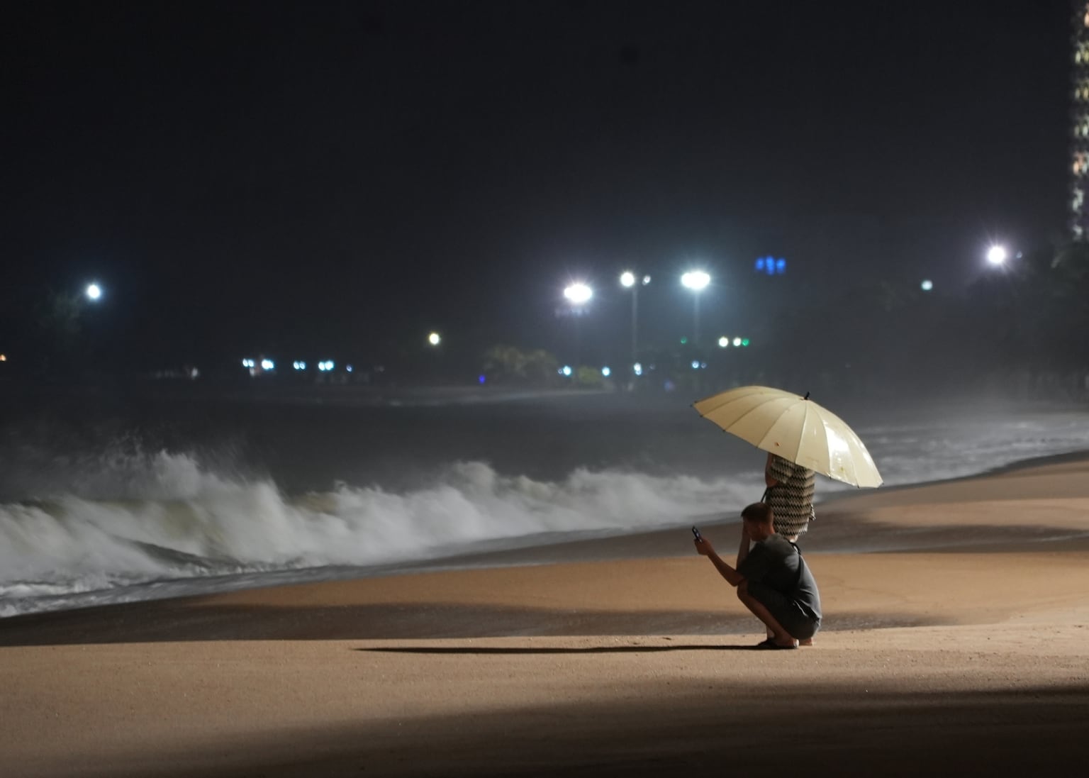 Typhoon batters Vietnam after leaving 114 dead in Philippines