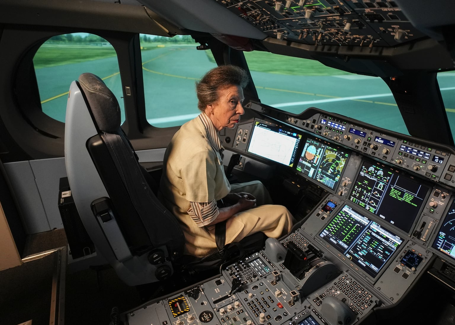 Anne straps into pilot’s seat to test Airbus flight simulator in Singapore