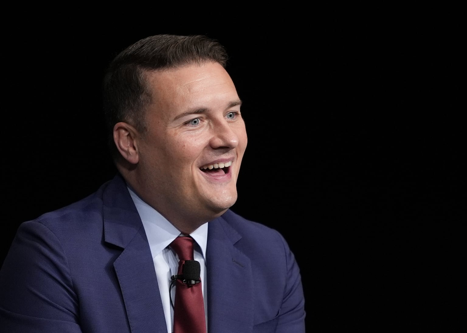 NHS waiting list falls as Streeting says health service ‘on road to recovery’