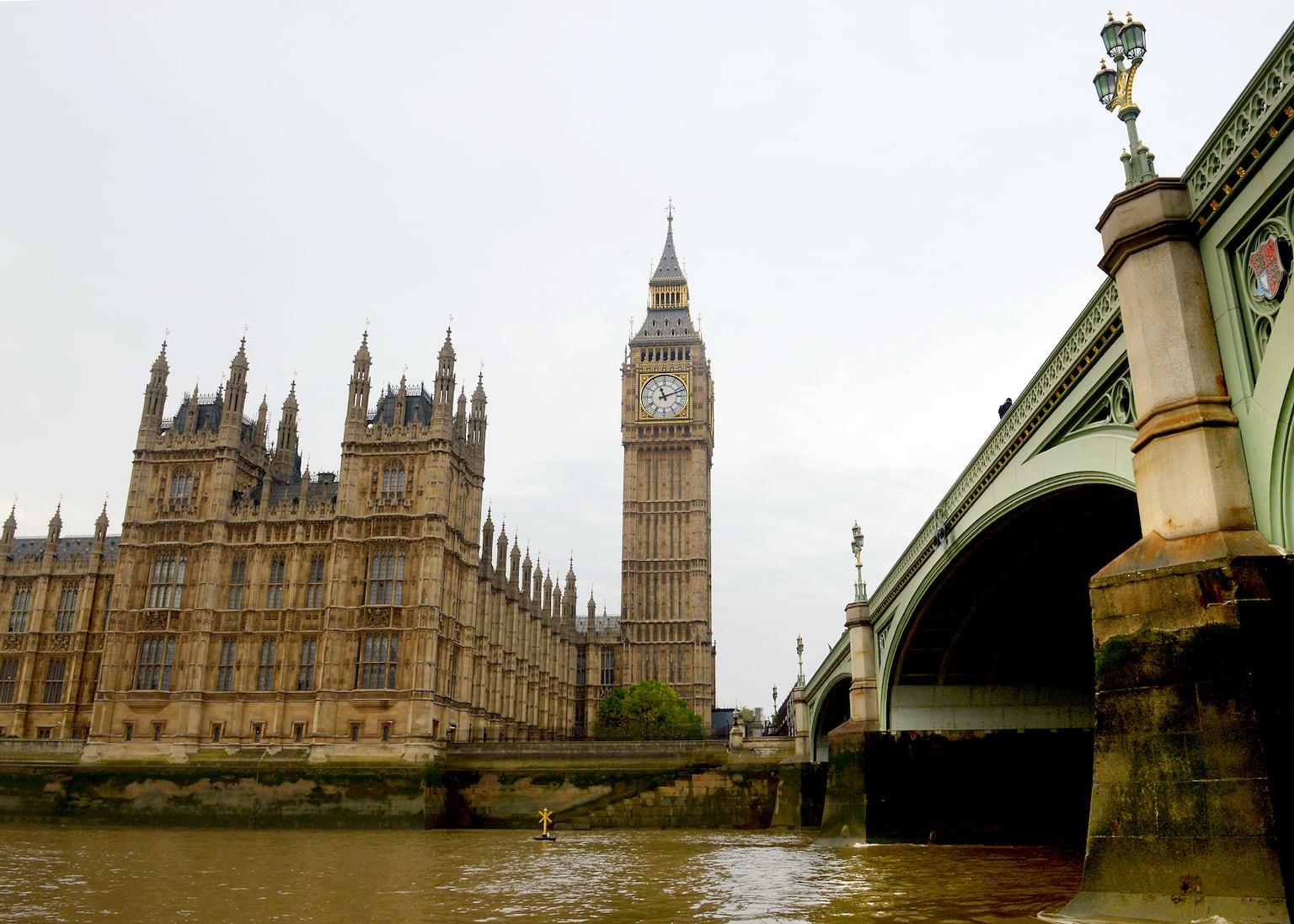 The Rise of AI-Powered Personal Assistants: How They Manage