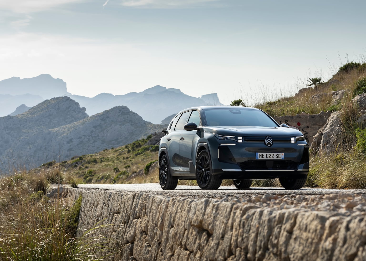 Citroen’s e-C5 Aircross goes on sale in UK with full electric car grant