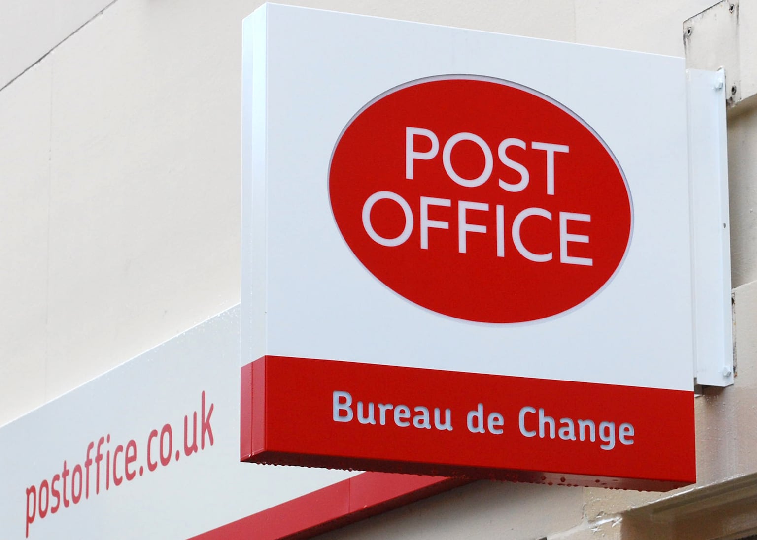 Post Office extends deal to use scandal-hit Horizon software