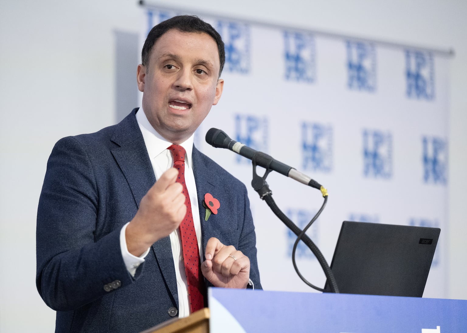 Briefing row ‘undermining Government message’, says Sarwar