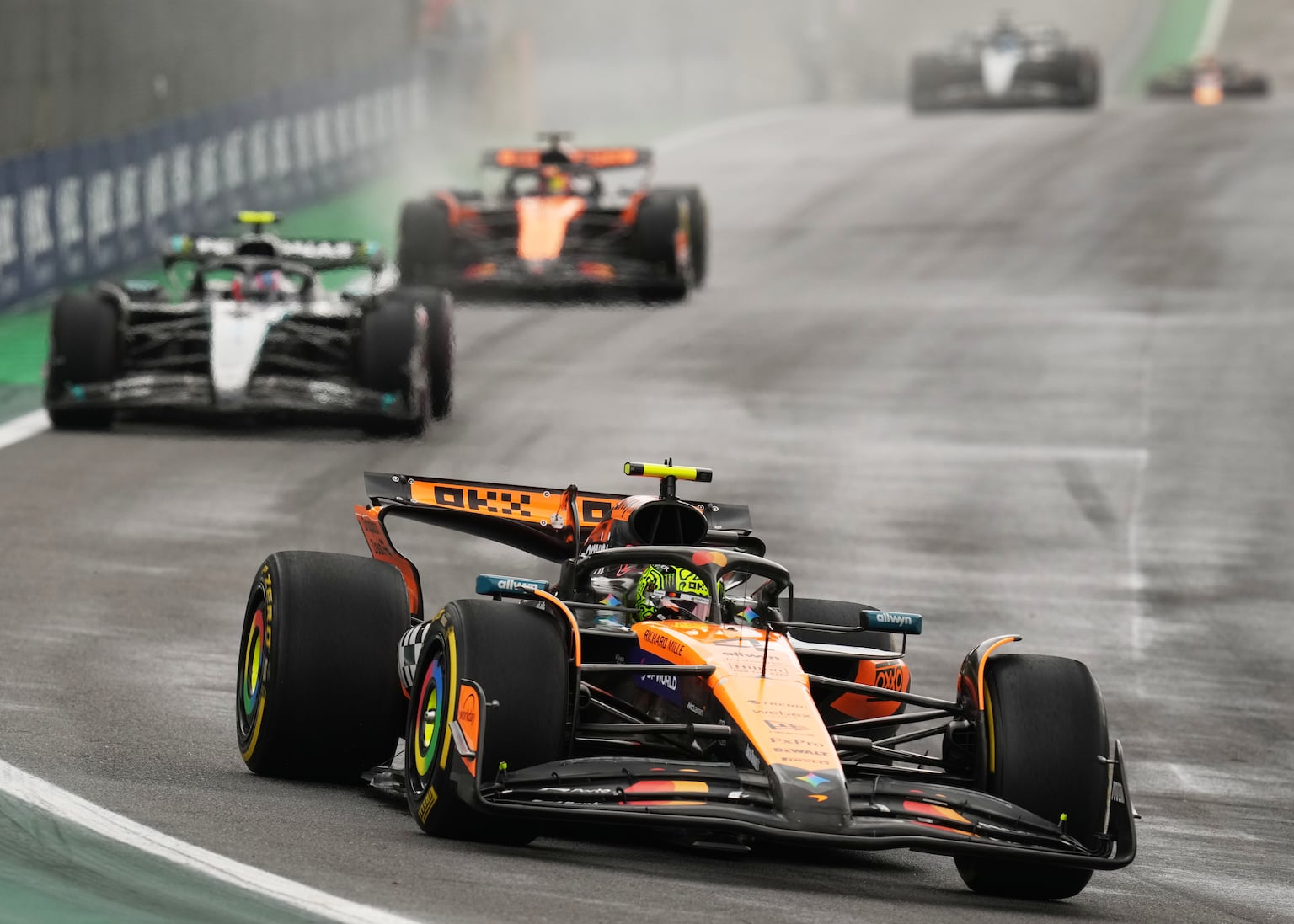 Lando Norris cashes in on Oscar Piastri’s crash to extend championship lead