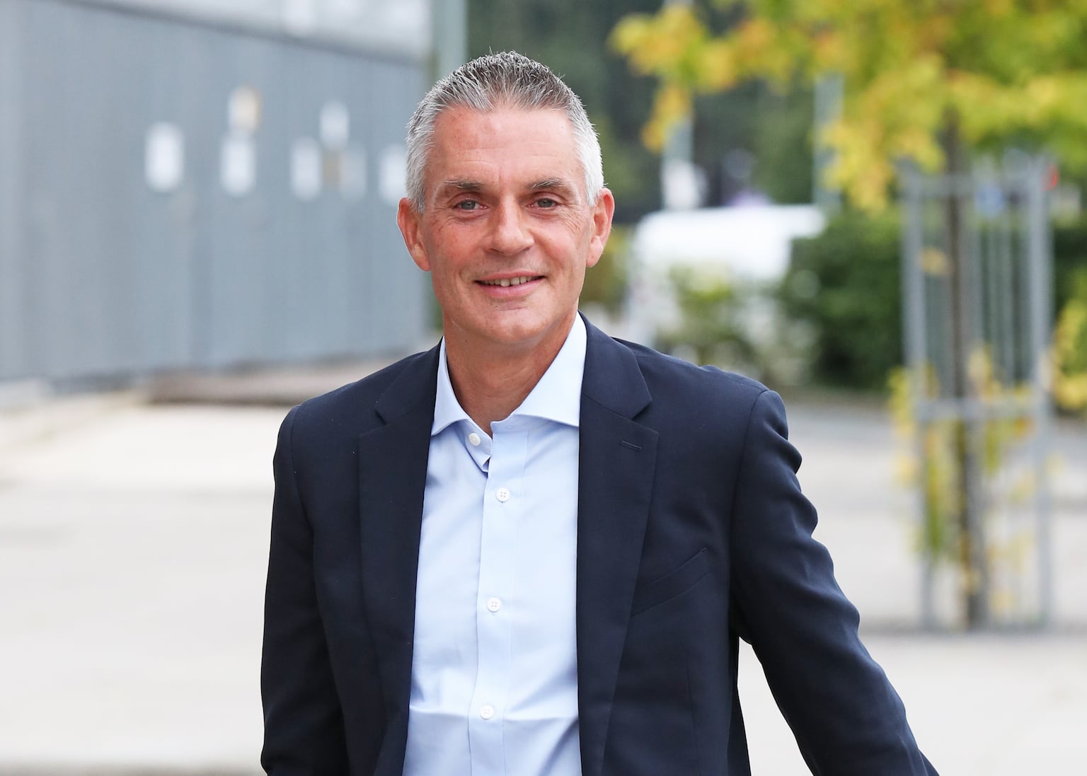 How will the new BBC director-general be chosen?