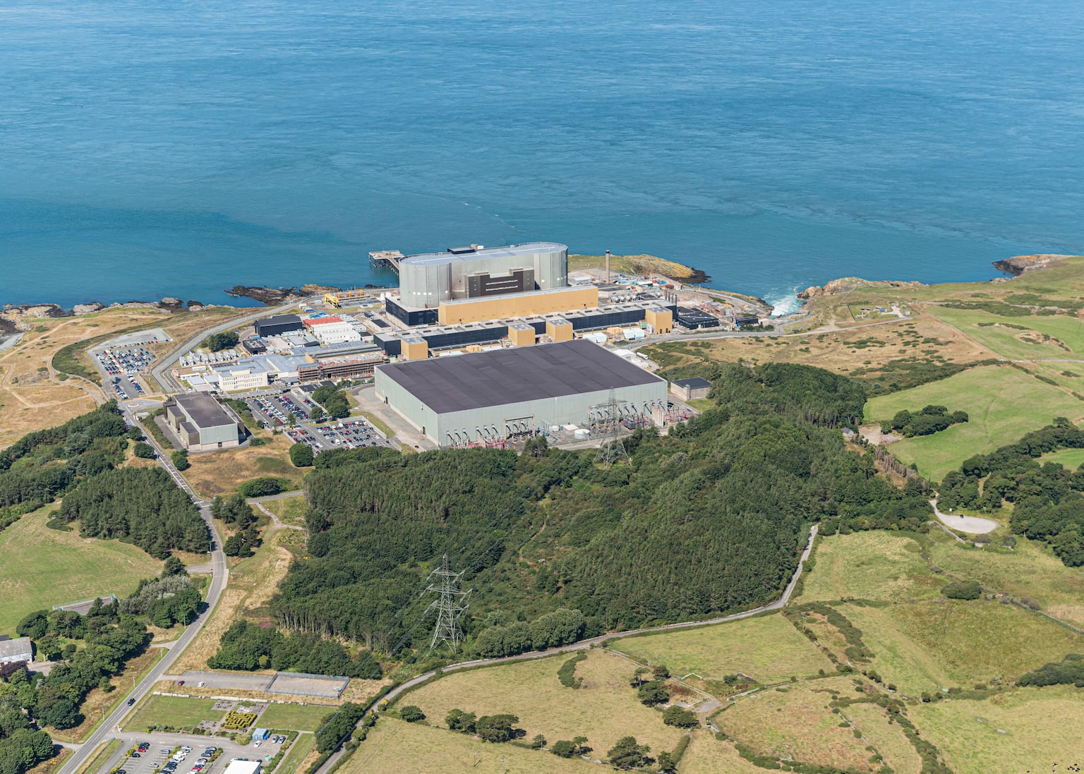 Starmer: Nuclear plant and AI growth zone to bring jobs to Wales for decades